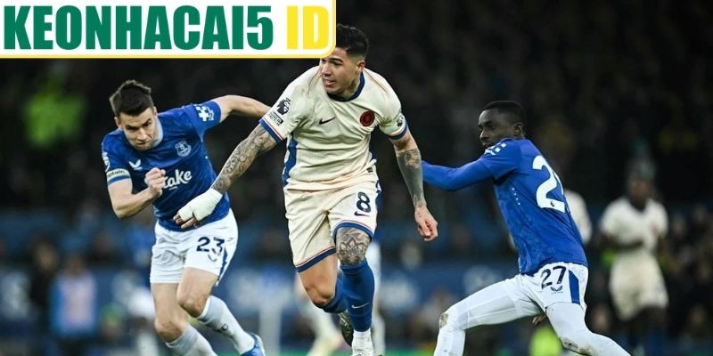 Biến động bảng xếp hạng Ngoại hạng Anh: MU giữ chắc top 4, Tottenham đối mặt nguy cơ tụt sâu 4 Chelsea, Everton và cuộc đua ngày càng khốc liệt ở nửa trên lẫn nửa dưới